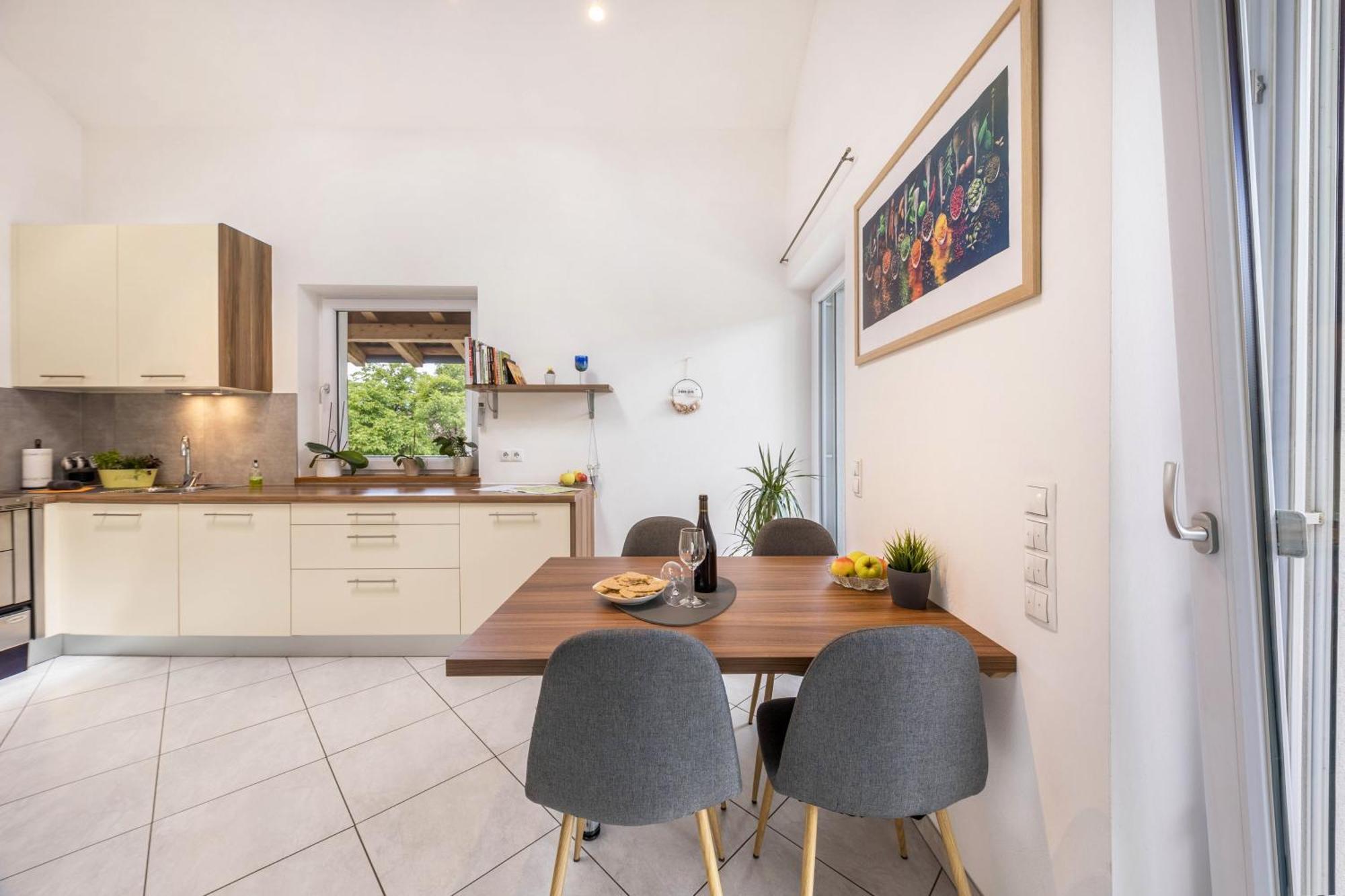 Angerblick Apartment *